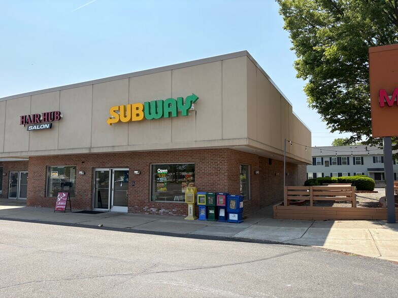 More Photos Of 35103-35243 Grand River Ave, Farmington Hills Unknown For Lease