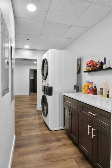 More Photos Of 5620 W Thunderbird Rd, Glendale Medical For Sale