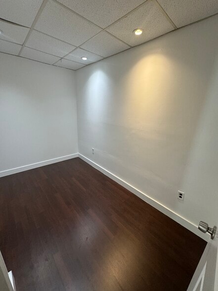 More Photos Of 3231-3233 Superior Ln, Bowie Medical For Lease