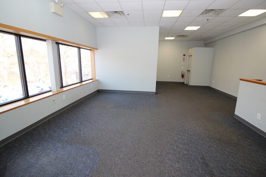 More Photos Of 731 Wambold Rd, Souderton Warehouse For Lease
