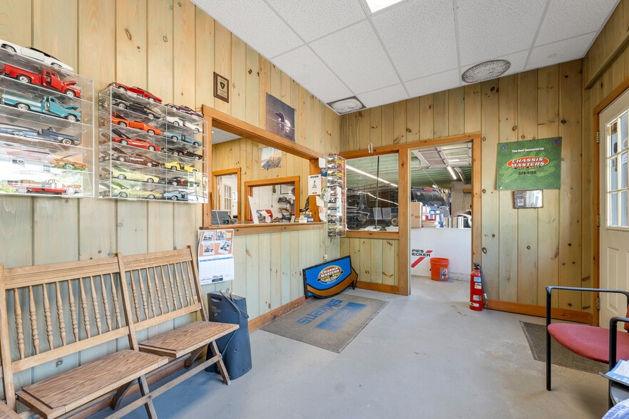 More Photos Of 11 Wilson Ct, Laconia Warehouse For Sale