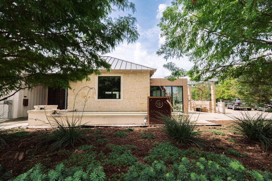 More Photos Of 1124 Usener St, Houston Freestanding For Sale