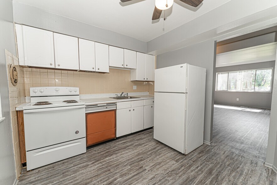 More Photos Of 103-151 Shepley Dr, Saint Louis Apartments For Sale