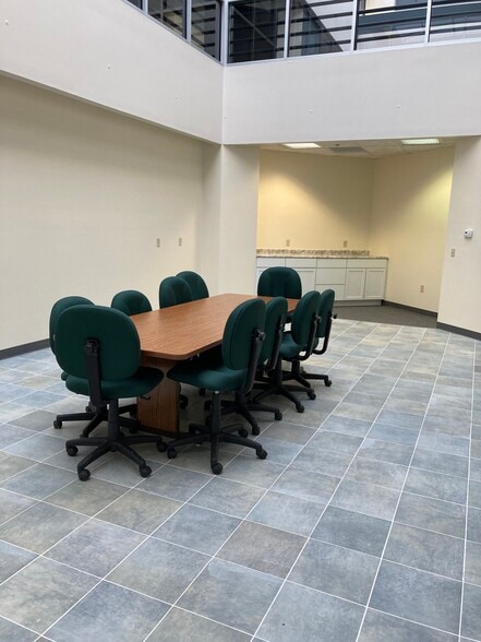 More Photos Of 258 Corporate Dr, Madison Office For Lease