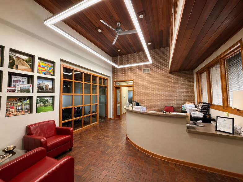 More Photos Of 13438-1 Bandera Rd, Helotes Office For Sale