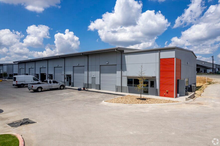 More Photos Of 7637 Fm 3009, Schertz Light Distribution For Sale