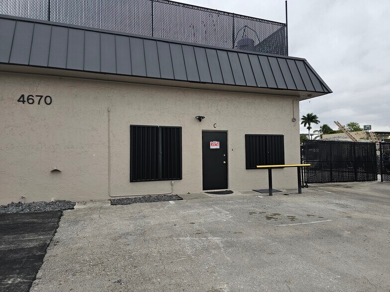More Photos Of 4670 SW 83rd Ter, Davie Manufacturing For Sale