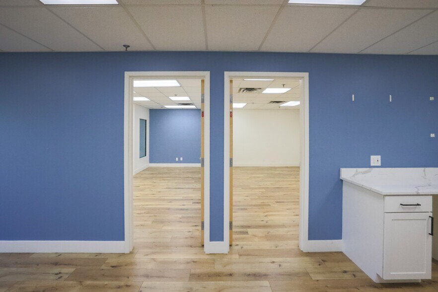 More Photos Of 10740 Lyndale Ave S, Bloomington Light Manufacturing For Lease