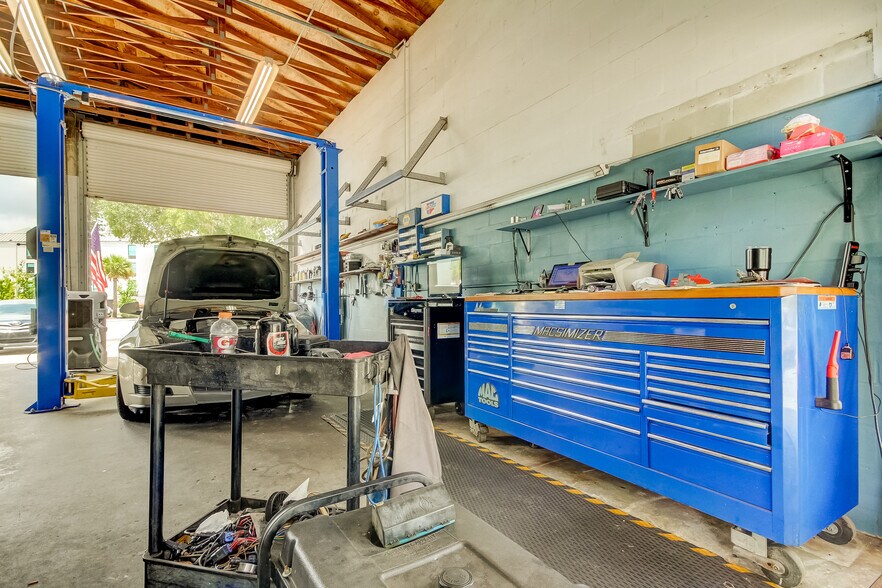 More Photos Of 600 Saint Petersburg Dr E, Oldsmar Auto Repair For Sale