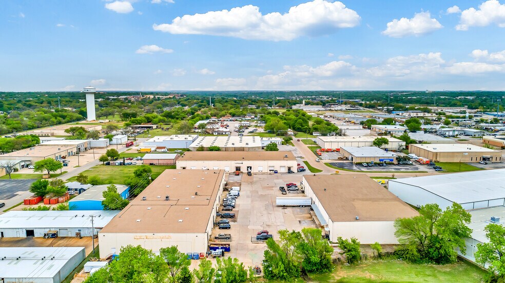 More Photos Of 2355 Pecan Ct, Haltom City Unknown For Lease