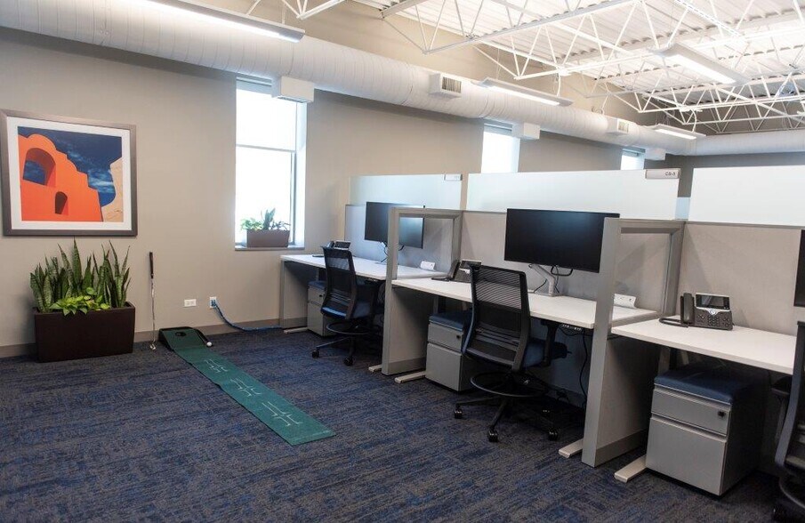 More Photos Of 227 W Judd St, Woodstock Office For Sale