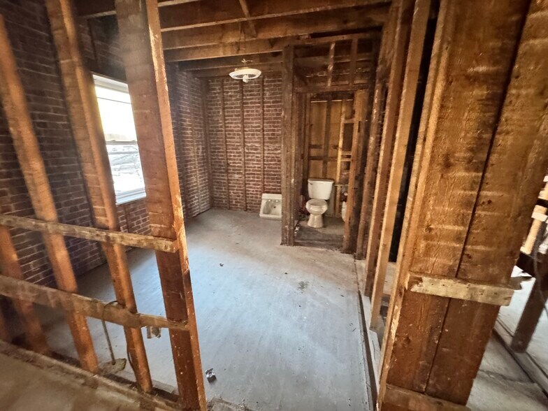 More Photos Of 183 Broad St, New Britain Apartments For Sale