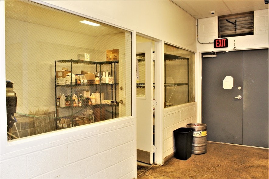 More Photos Of 204 S High St, Baltimore Restaurant For Lease