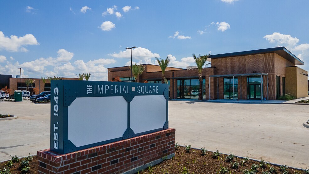 More Photos Of 11941-11947 S Highway 6, Sugar Land General Retail For Lease