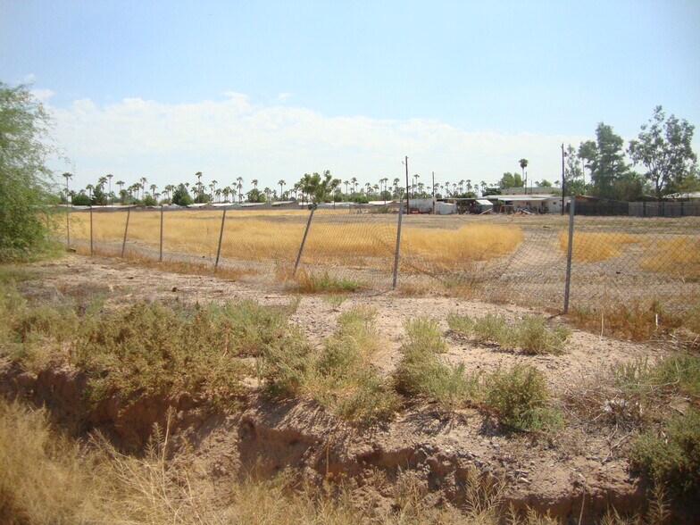 More Photos Of 7118 80th Ave, Glendale Land For Sale