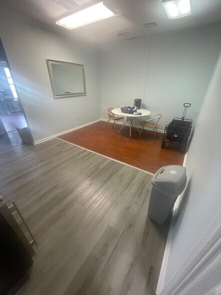 More Photos Of 8607-8609 2nd Ave, Silver Spring Medical For Lease