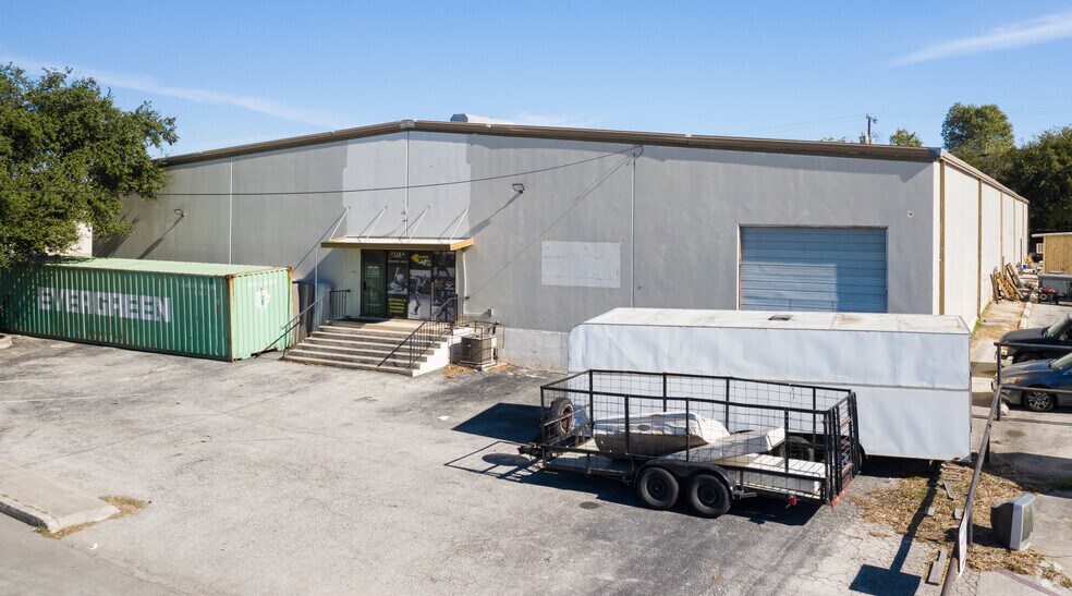 More Photos Of 7114 Eckhert Rd, San Antonio Industrial For Lease