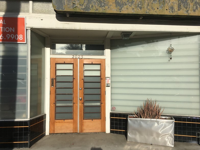 More Photos Of 2019-2023 Riverside Dr, Los Angeles Storefront Retail Office For Sale