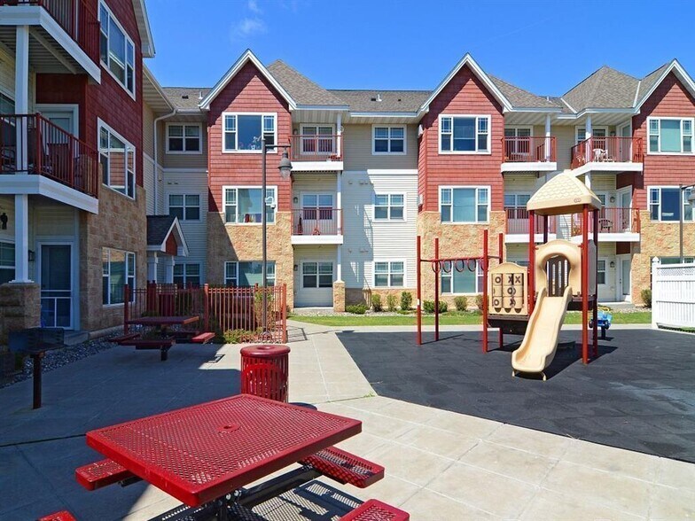 More Photos Of 721 Lake Susan Dr, Chanhassen Apartments For Sale