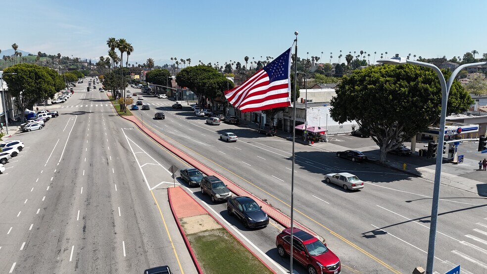 More Photos Of 4888 Huntington Dr, Los Angeles Freestanding For Lease