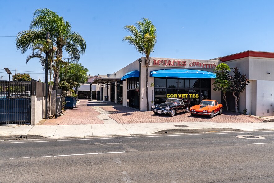 More Photos Of 411 S Harbor Blvd, Santa Ana Auto Dealership For Sale