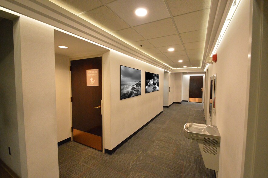 More Photos Of 550 Stephenson Hwy, Troy Office For Lease