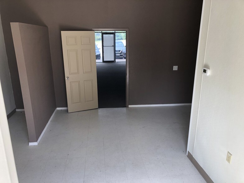 More Photos Of 2202 US Highway 380, Bridgeport Unknown For Lease