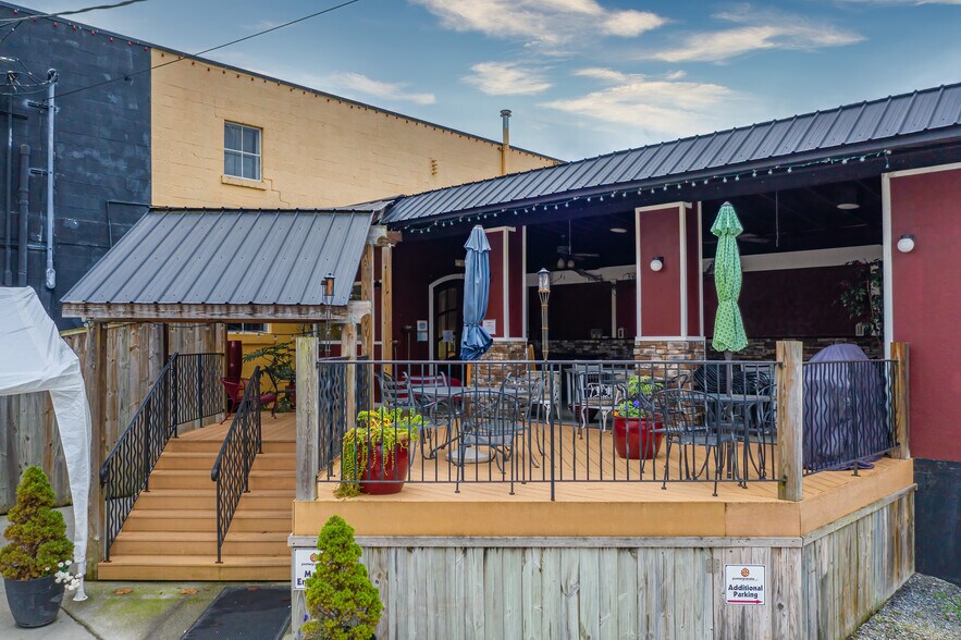 More Photos Of 106 Stoney Battery Rd, Troutville Restaurant For Sale