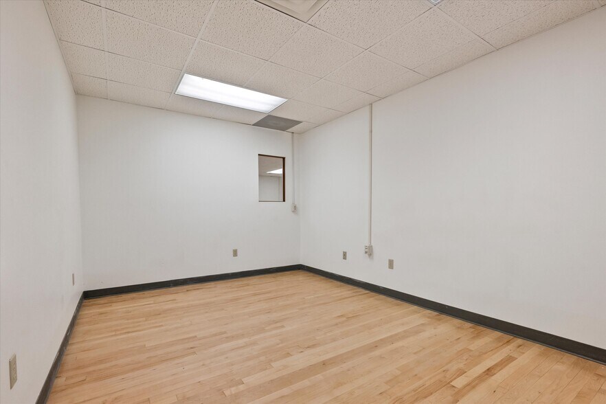 More Photos Of 18 Sportsman Dr, Clarion Medical For Lease