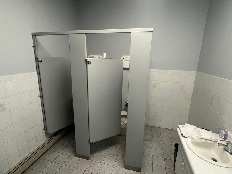 More Photos Of 175 Paterson Ave, Little Falls Industrial For Sale