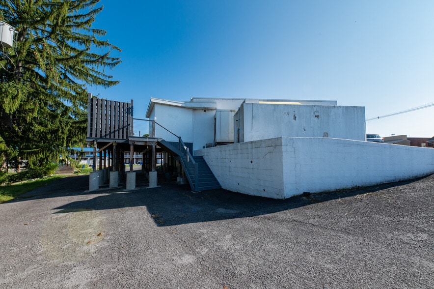 More Photos Of 1111 Fairmont Ave, Fairmont Restaurant For Sale