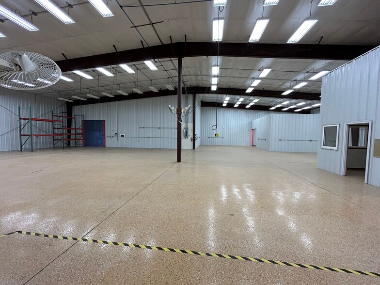 More Photos Of 601 4th St, De Smet Warehouse For Sale