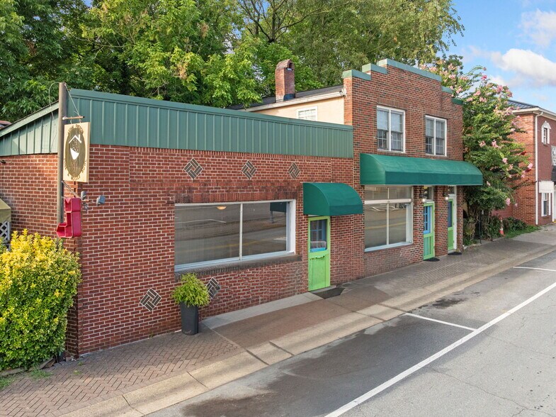 More Photos Of 108 N Main St, Ellijay Storefront Retail Residential For Sale