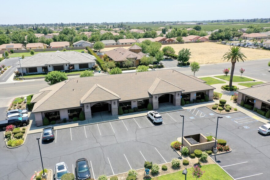 More Photos Of 950 Tharp Rd, Yuba City Office For Lease