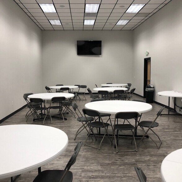 More Photos Of 550 S Main St, Lebanon Office For Sale