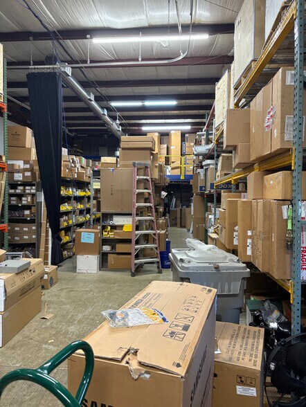 More Photos Of 2360 Oak Industrial Dr NE, Grand Rapids Flex For Sale
