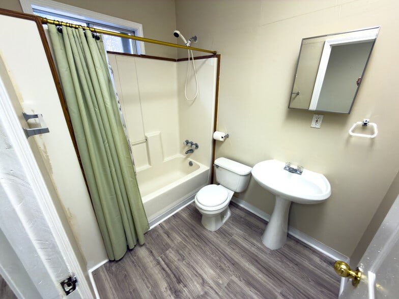 More Photos Of 5887 Highway 320, Carnesville Specialty For Sale