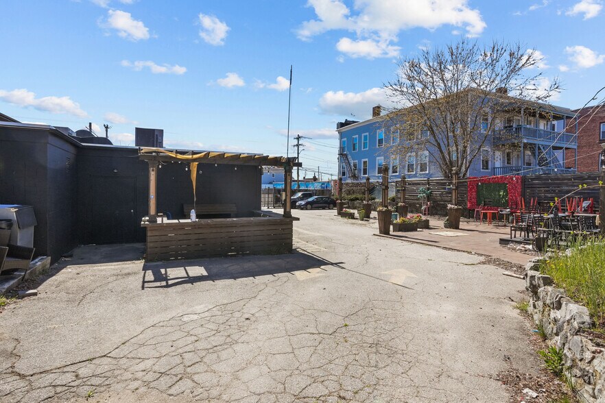 More Photos Of 727 Cranston St, Providence Bar For Sale