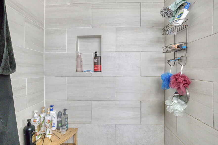 More Photos Of 5447 Blackwelder St, Los Angeles Apartments For Sale