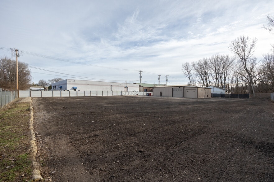 More Photos Of 1245 Memory Ln, Columbus Warehouse For Lease