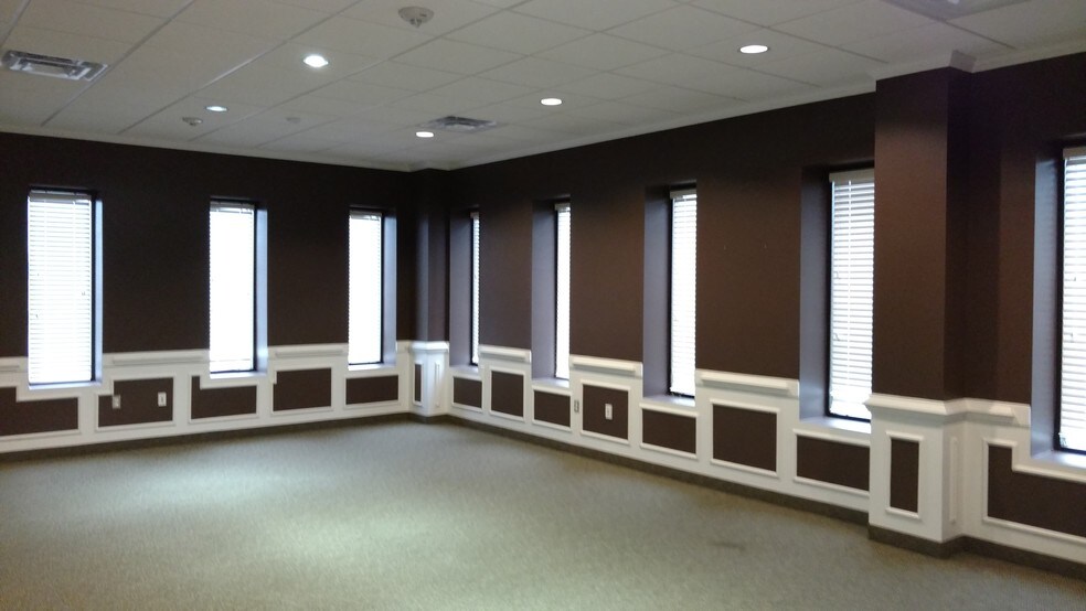 More Photos Of 3064 Salem Industrial Dr, Winston-Salem Office For Lease