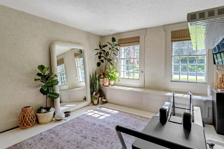 More Photos Of 1038-1056 Main St S, Woodbury Apartments For Sale