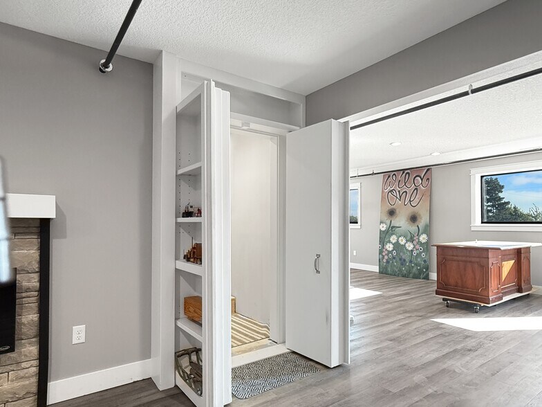 More Photos Of 1911 NE 58th Ave, Des Moines Industrial For Sale