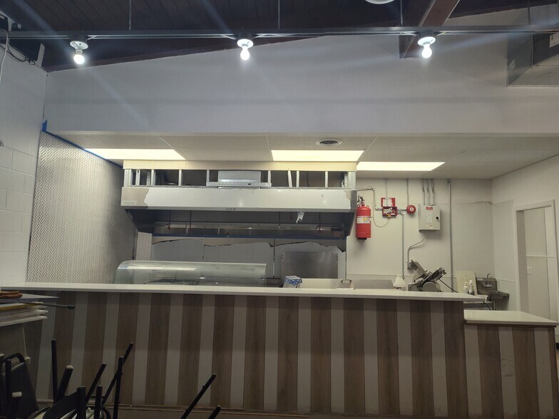 More Photos Of 6825 Richmond Hwy, Alexandria Freestanding For Sale