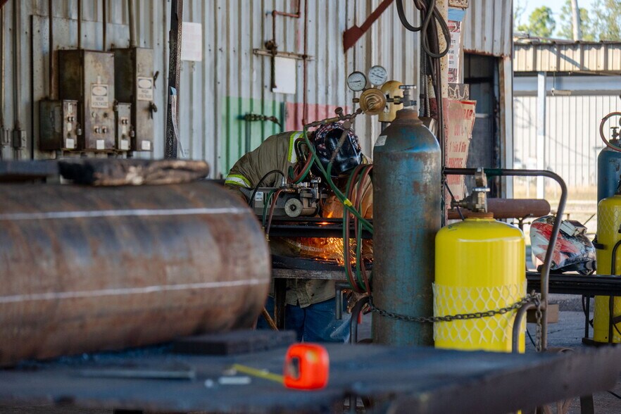 More Photos Of 222 Walcot Rd, Westlake Warehouse For Sale