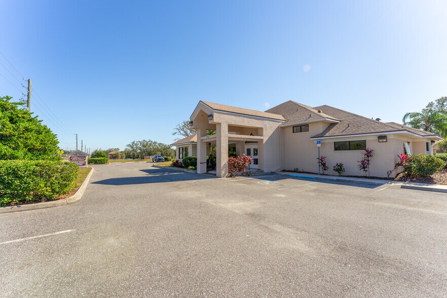 More Photos Of 37104 Clinton Ave, Dade City Office For Lease