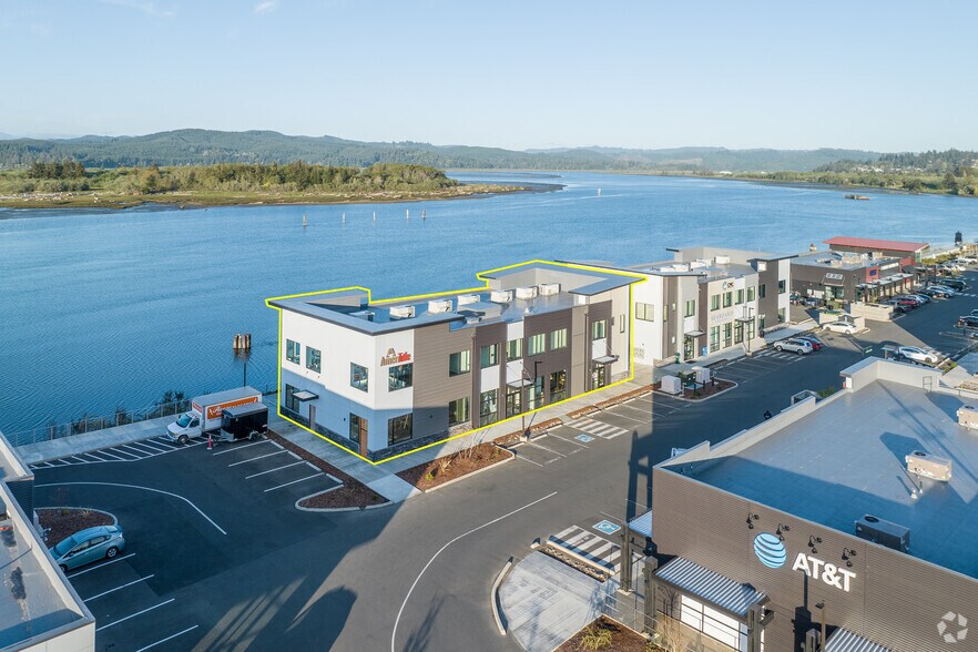 More Photos Of 1280 N Bayshore Dr, Coos Bay General Retail For Lease