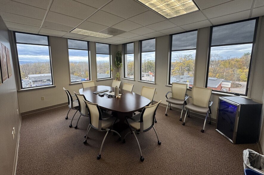 More Photos Of 346 Shelburne Rd, Burlington Office For Lease