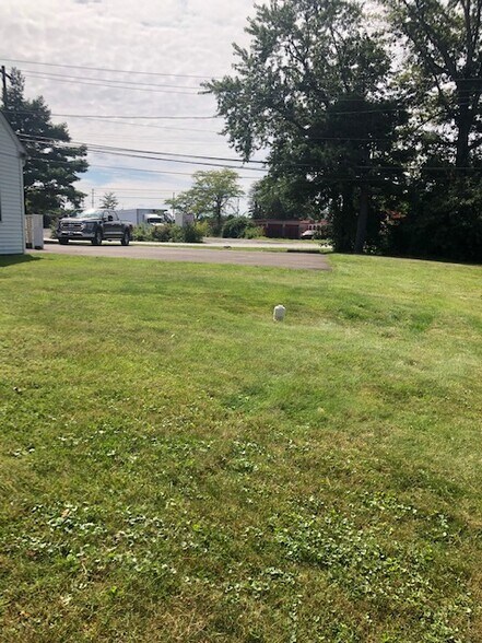 More Photos Of 1 Plumbridge Dr, Levittown Office Residential For Sale