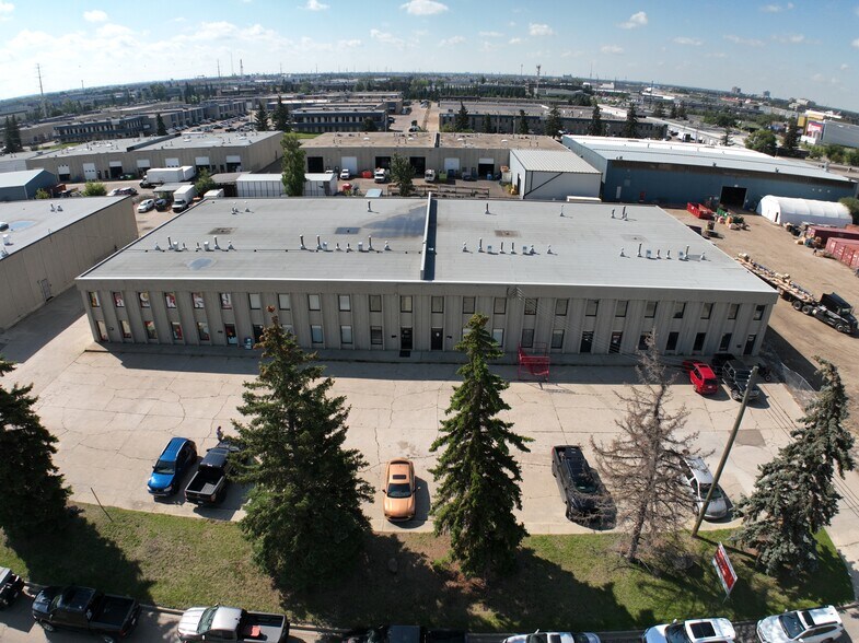 More Photos Of 9803-9805 47 Ave NW, Edmonton Warehouse For Lease